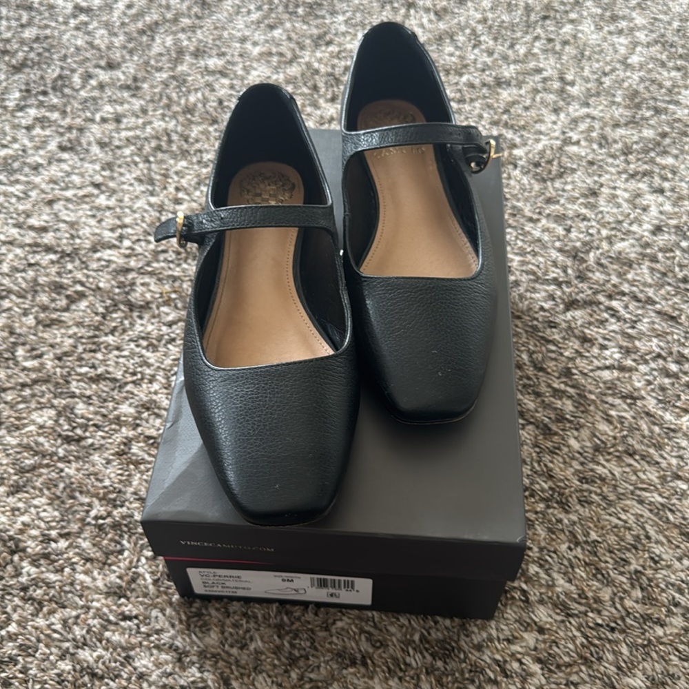 📸Blogger favorite 📸 Vince Camuto Black Perrie flats